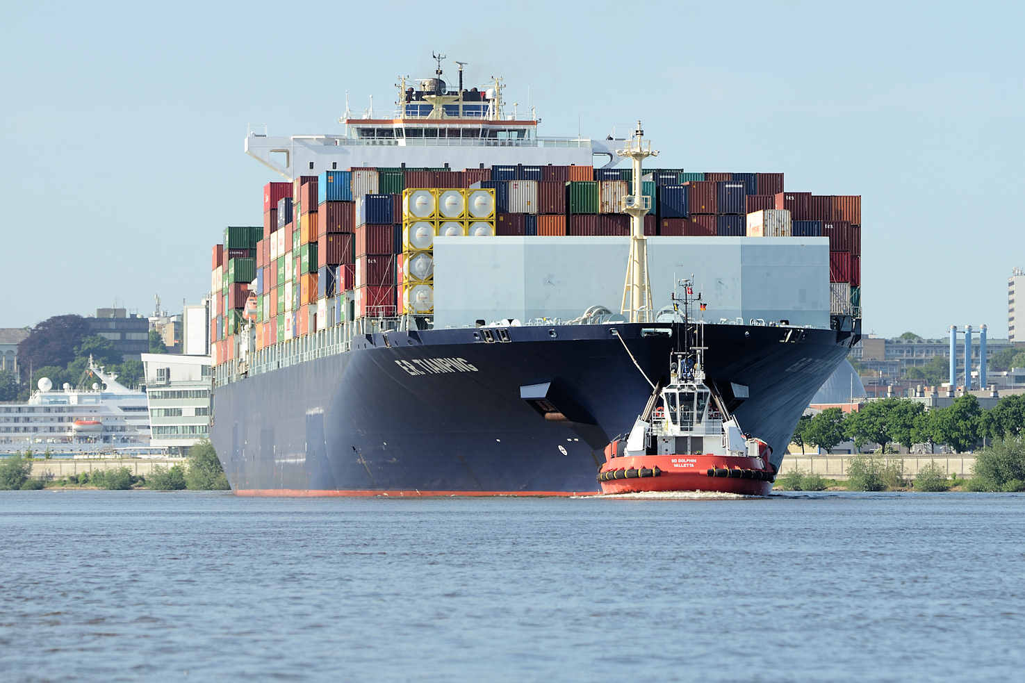 9258 Der Containerfrachter E.R. Tianping läuft in den Hamburger Hafen ein; | Schiffsbilder Hamburger Hafen - Schiffsverkehr Elbe